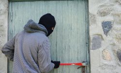 도둑과 싸우는 꿈