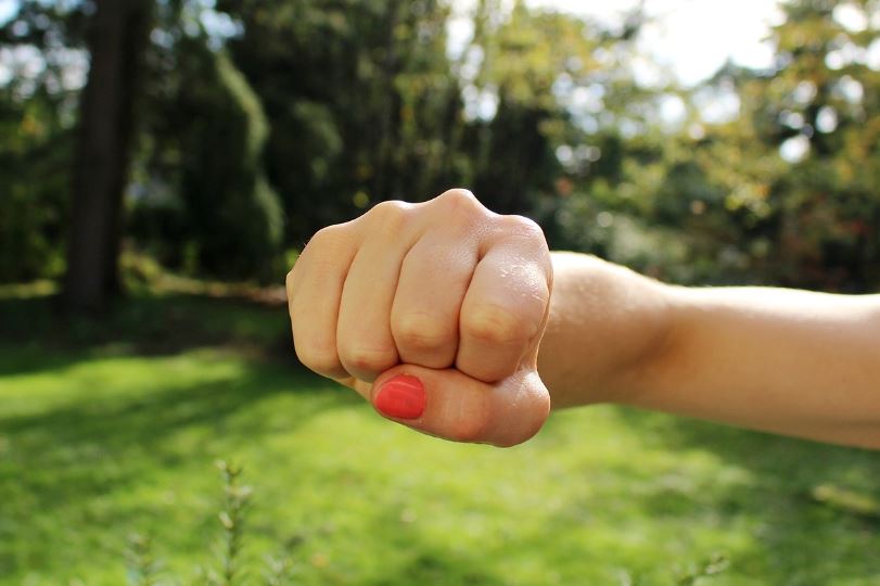 모르는 사람과 싸우는 꿈