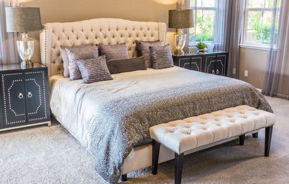 침대에 눕는 꿈