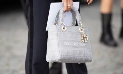 명품 가방 사는 꿈