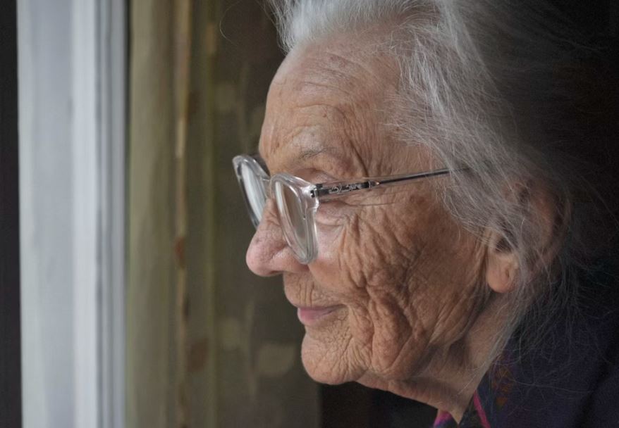 돌아가신 할머니가 집으로 들어오는 꿈