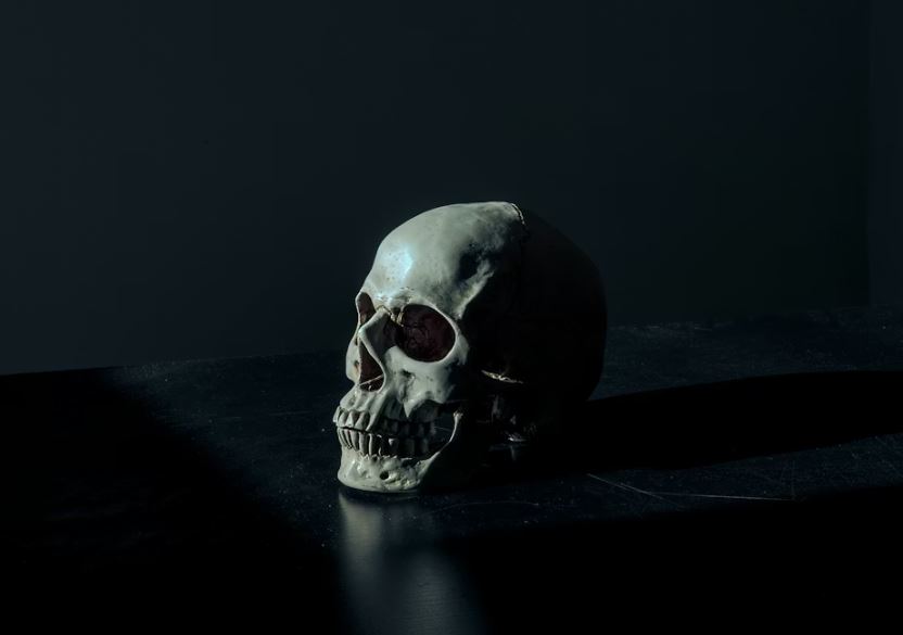 죽은 사람이 꿈에 나타나는 꿈