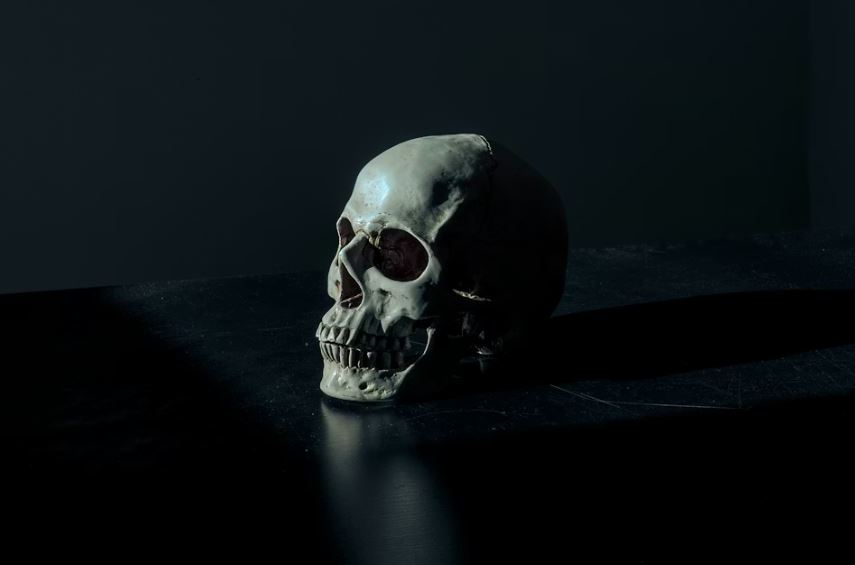 죽은 사람이 꿈에 나오는 꿈