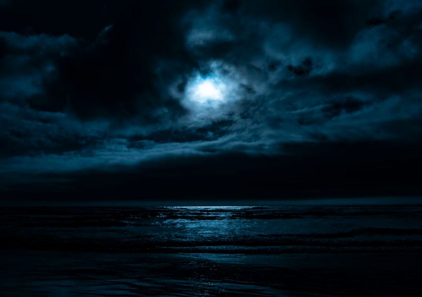 죽은 사람한테 맞는 꿈