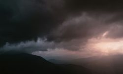 죽은 사람 안는 꿈 해몽 뜻풀이 총정리 죽은 사람 안는 꿈